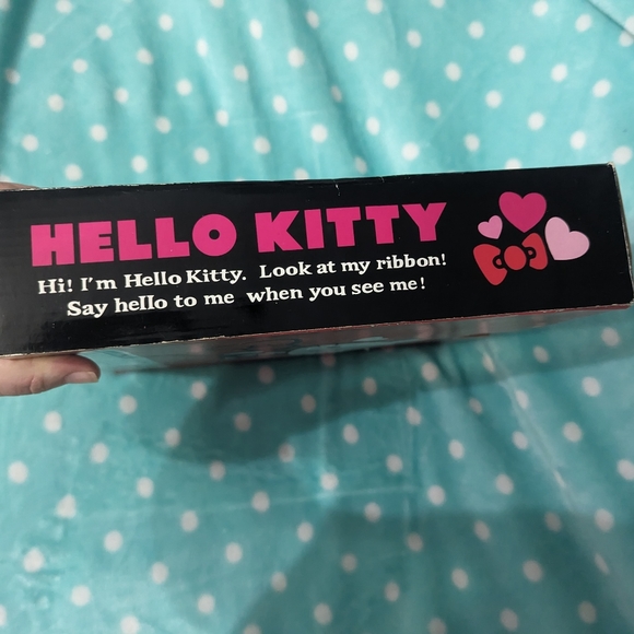 Hello Kitty Wall Clock - Picture 4 of 8